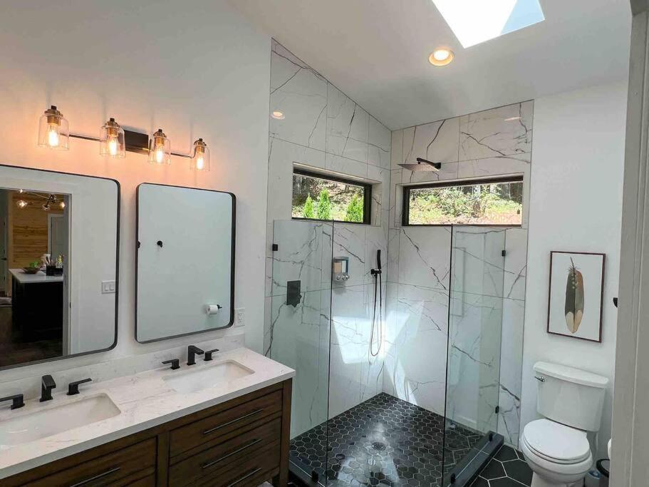 فيلا Modern Mountain Getaway With Hot Tub, Fire Pit Sautee Nacoochee المظهر الخارجي الصورة