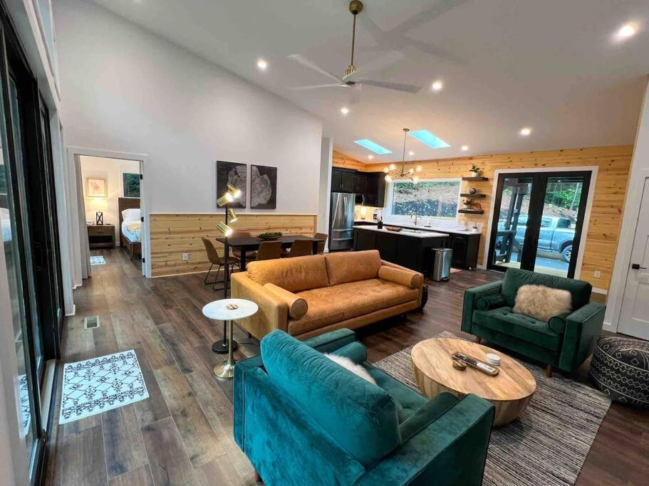فيلا Modern Mountain Getaway With Hot Tub, Fire Pit Sautee Nacoochee المظهر الخارجي الصورة