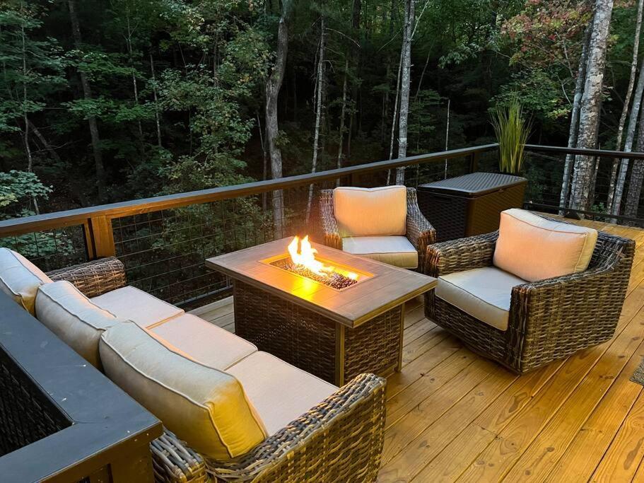 فيلا Modern Mountain Getaway With Hot Tub, Fire Pit Sautee Nacoochee المظهر الخارجي الصورة