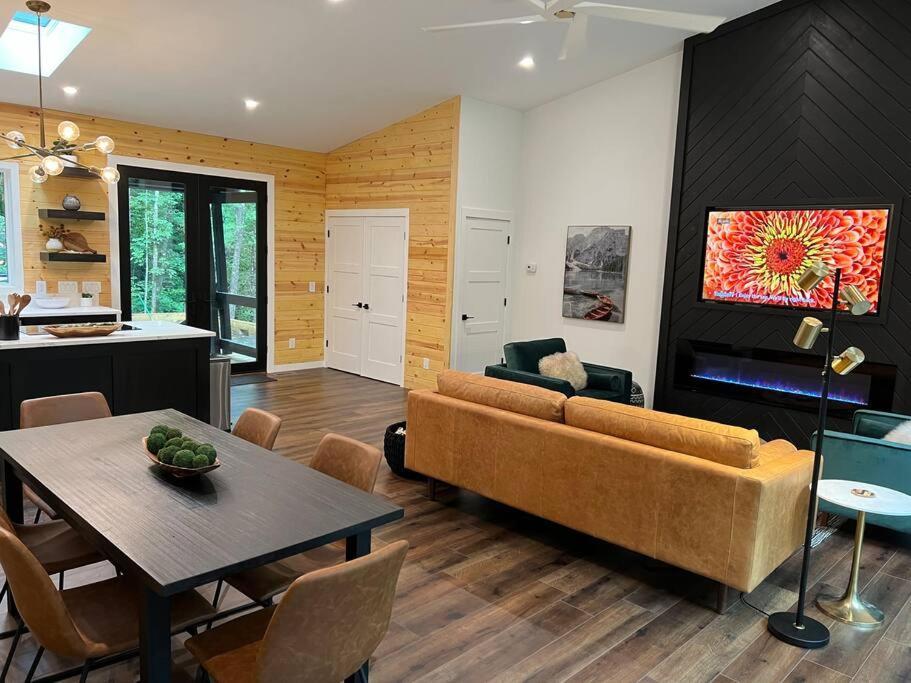 فيلا Modern Mountain Getaway With Hot Tub, Fire Pit Sautee Nacoochee المظهر الخارجي الصورة