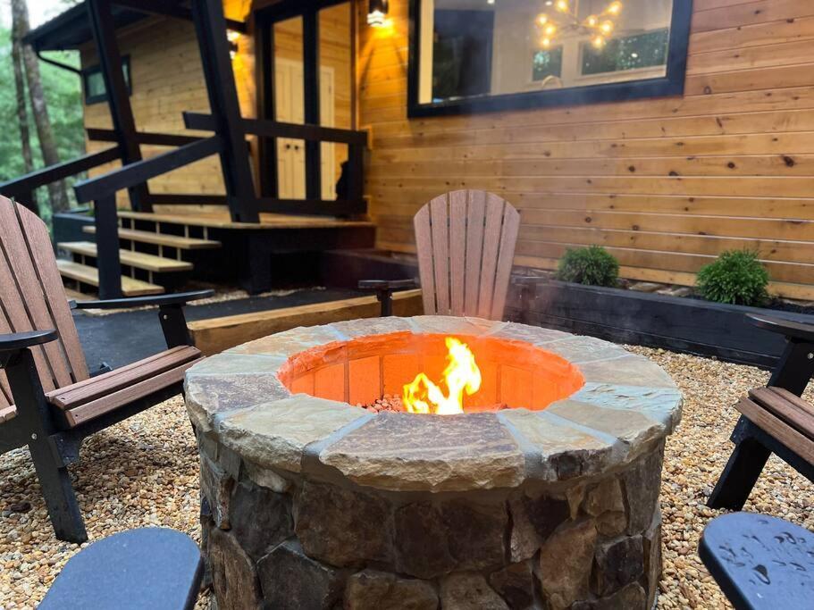فيلا Modern Mountain Getaway With Hot Tub, Fire Pit Sautee Nacoochee المظهر الخارجي الصورة