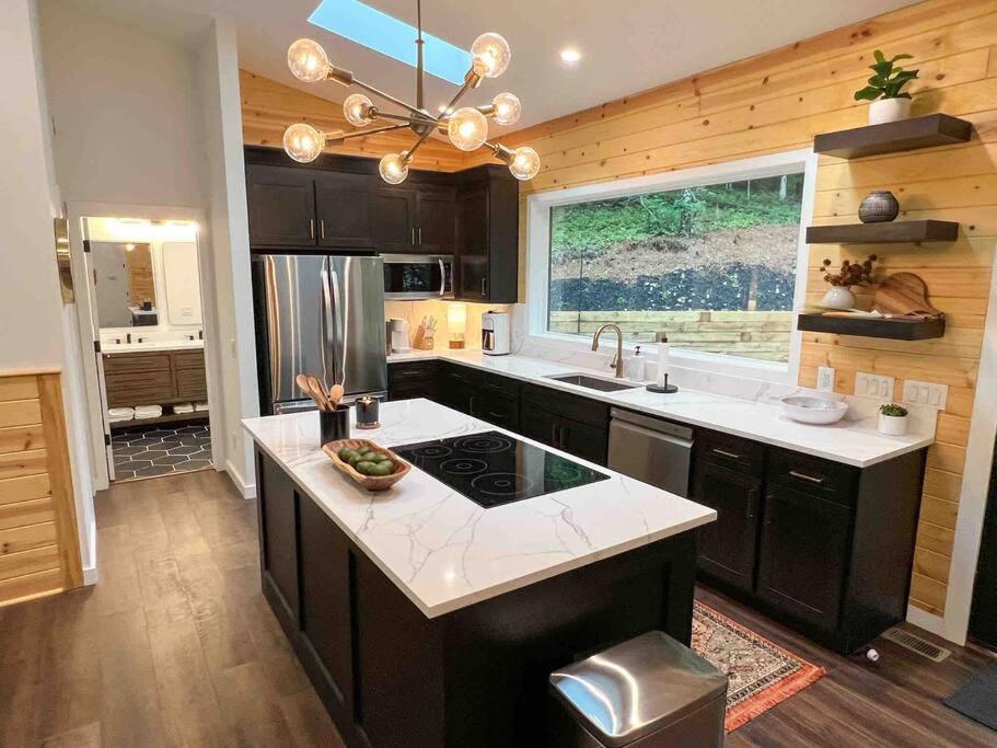 فيلا Modern Mountain Getaway With Hot Tub, Fire Pit Sautee Nacoochee المظهر الخارجي الصورة