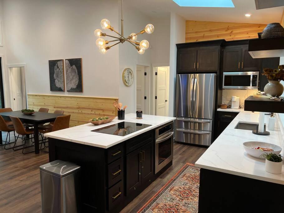 فيلا Modern Mountain Getaway With Hot Tub, Fire Pit Sautee Nacoochee المظهر الخارجي الصورة